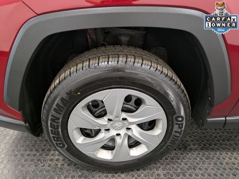 Used 2022 Toyota RAV4 LE AWD/4WD image 7