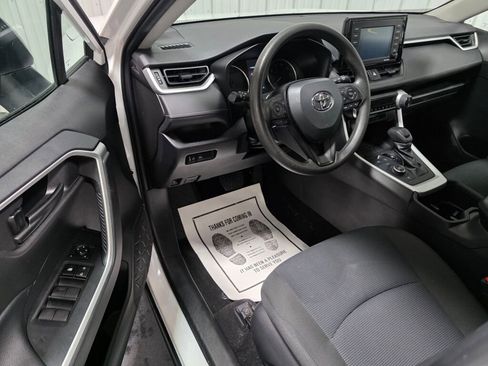 Used 2022 Toyota RAV4 LE AWD/4WD image 7