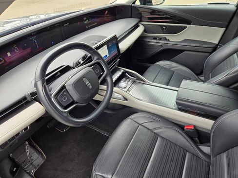Used 2024 Lincoln Nautilus Reserve AWD/4WD image 14