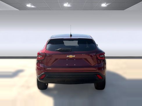 Used 2024 Chevrolet Trax LS w/ LS Convenience Package FWD image 10