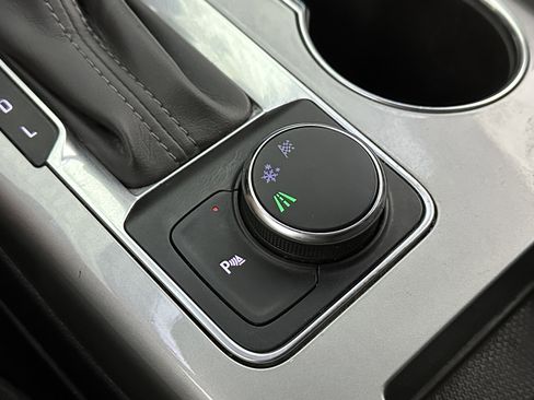 Used 2019 Chevrolet Blazer LT image 18