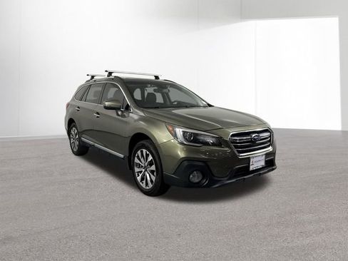 Used 2018 Subaru Outback 3.6R Touring AWD/4WD image 3