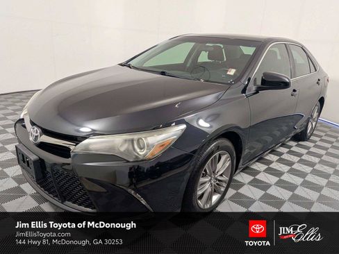 Used 2016 Toyota Camry SE FWD image 1