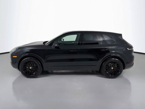 Used 2024 Porsche Cayenne AWD/4WD image 2