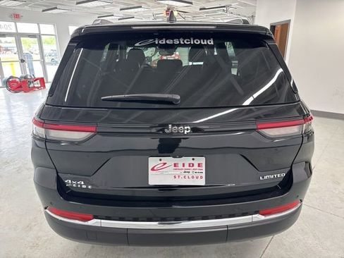 Used 2023 Jeep Grand Cherokee Limited w/ Trailer Tow Prep Group (B) AWD/4WD image 9