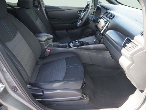 Used 2018 Nissan Leaf SV FWD image 18