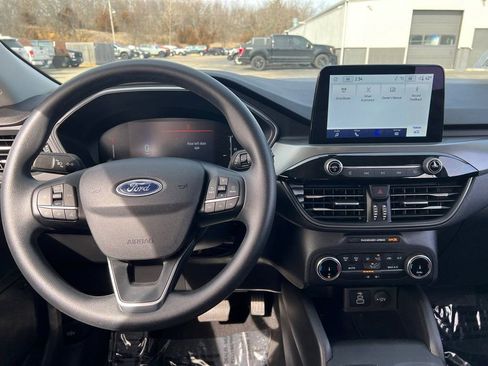 Used 2025 Ford Escape Active AWD/4WD image 9