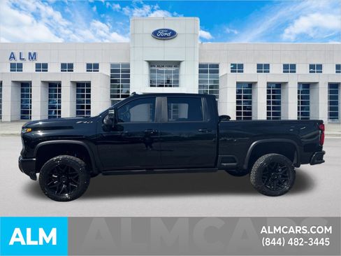 Used 2025 Chevrolet Silverado 2500 ZR2 w/ Technology Package AWD/4WD image 9