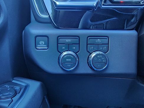 New 2026 GMC Sierra 1500 Elevation image 19