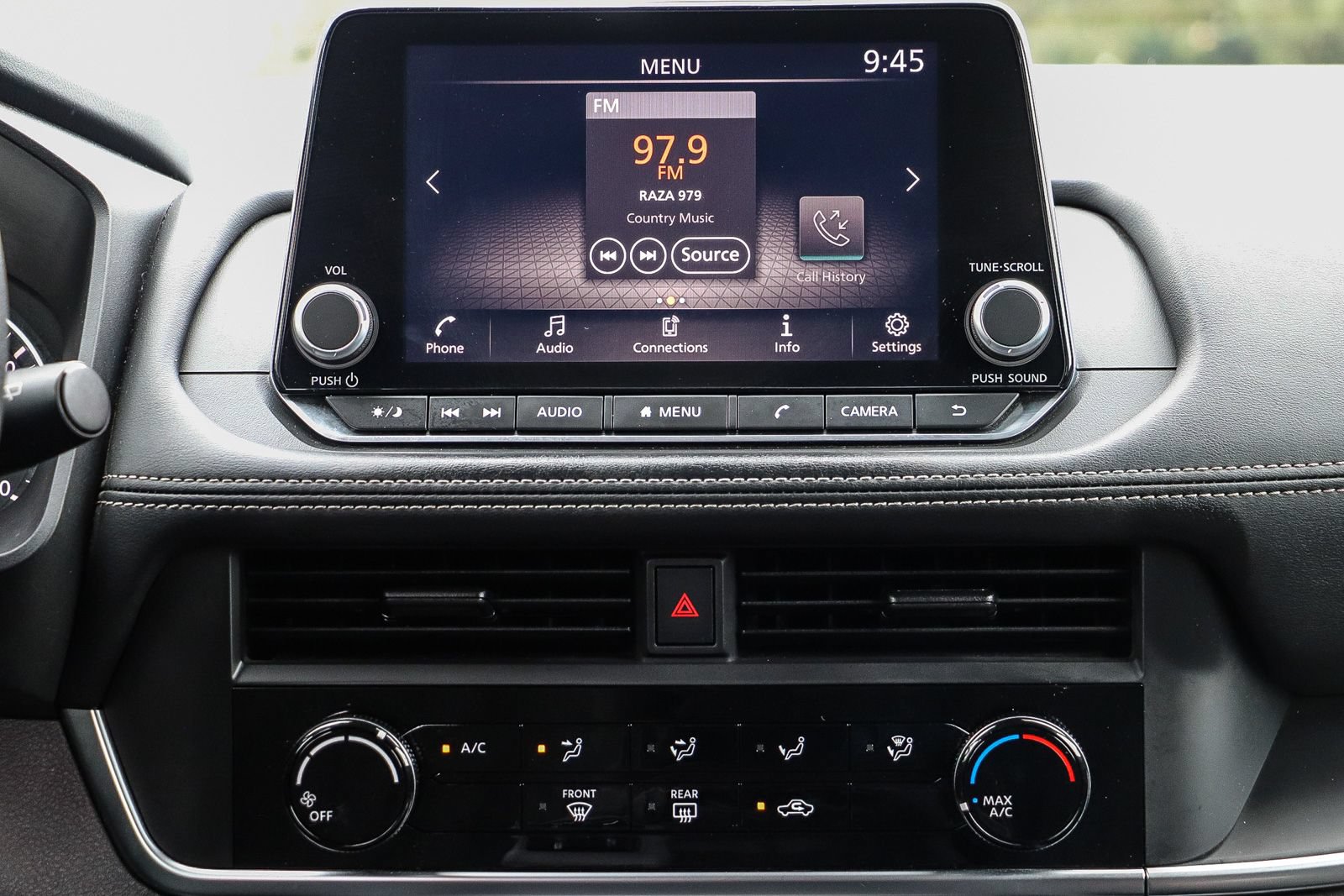 Used 2024 Nissan Rogue S FWD image 14