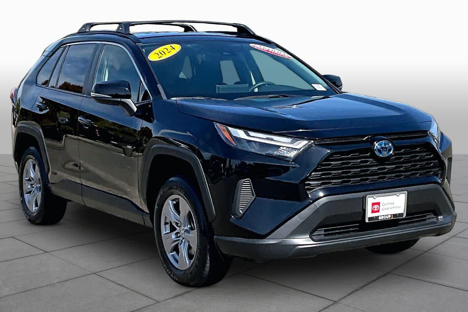 Certified 2024 Toyota RAV4 LE AWD/4WD image 2