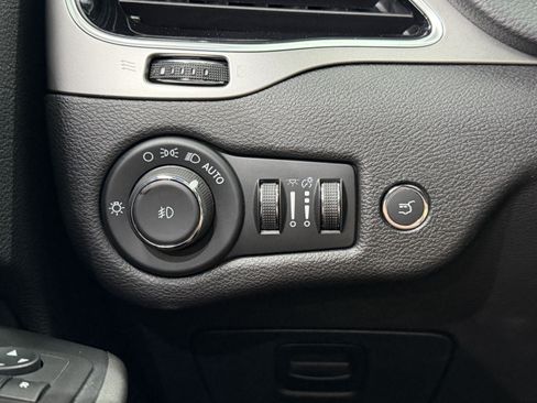 Used 2021 Jeep Cherokee Latitude Lux 80th Anniv w/ Quick Order Package 26U 80TH AWD/4WD image 47