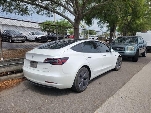 Used 2022 Tesla Model 3 Long Range AWD/4WD image 4