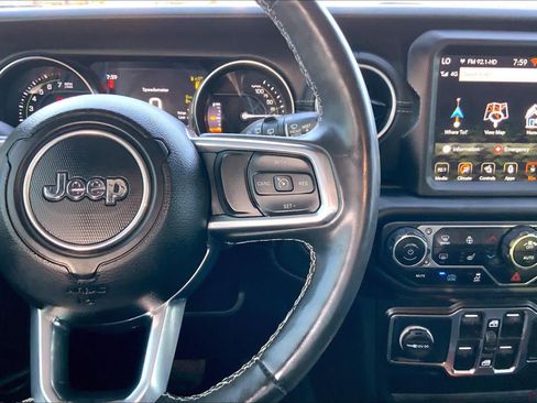 Used 2022 Jeep Wrangler Unlimited Sahara w/ Cold Weather Group AWD/4WD image 24