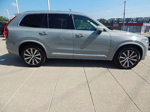 Certified 2025 Volvo XC90 B6 Plus image 6