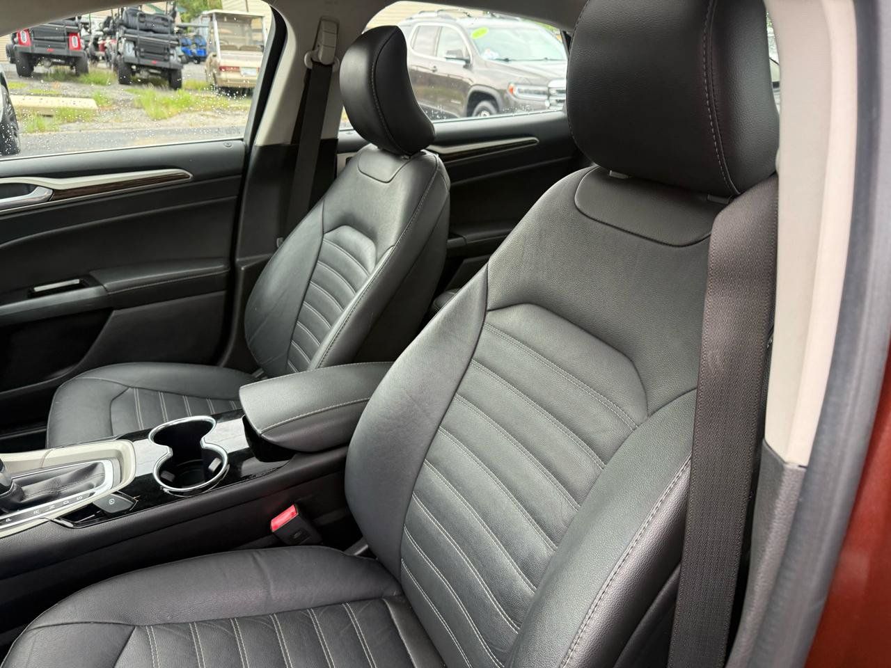 Used 2016 Ford Fusion SE w/ Equipment Group 202A AWD/4WD image 27