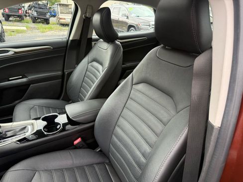 Used 2016 Ford Fusion SE w/ Equipment Group 202A AWD/4WD image 27