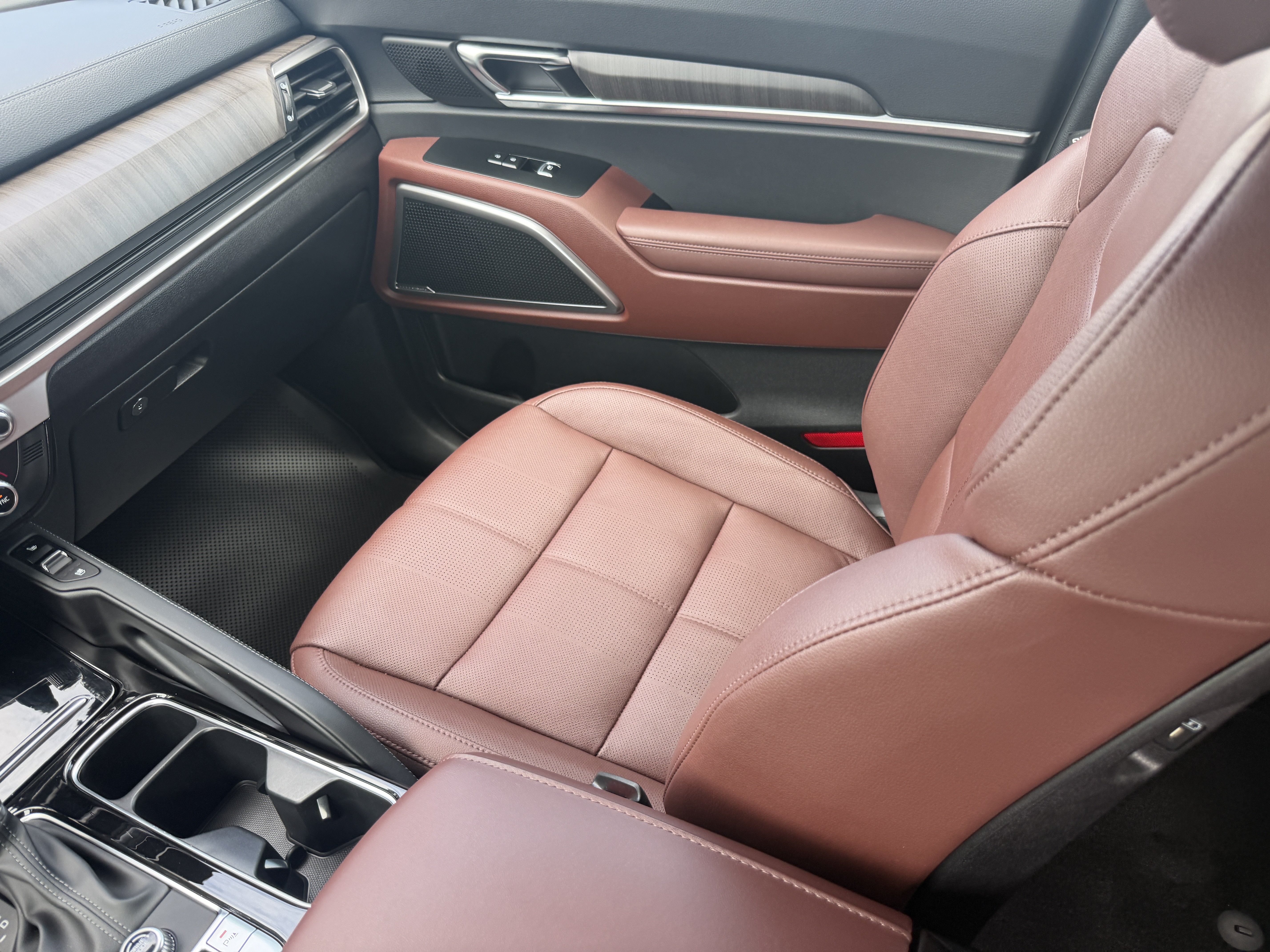 Certified 2024 Kia Telluride EX w/ EX Captain's Chair Package FWD image 17