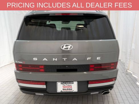 Used 2024 Hyundai Santa Fe Limited FWD image 4