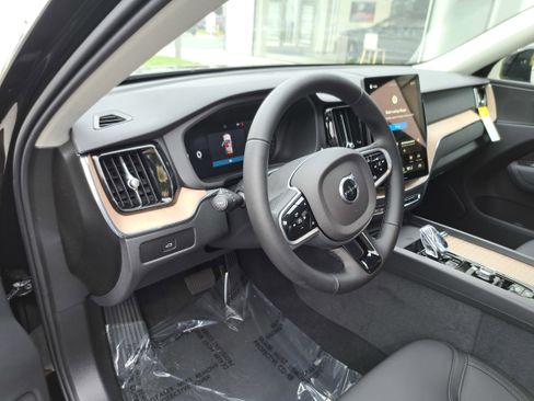 New 2026 Volvo XC60 B5 Plus w/ Protection Package Premier image 5