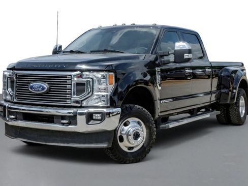 Used 2022 Ford F350 XLT w/ XLT Premium Package AWD/4WD image 4