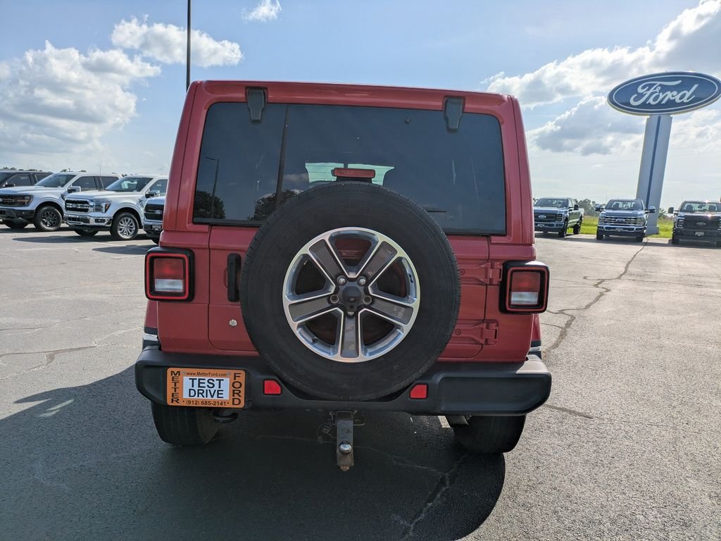 Used 2018 Jeep Wrangler Unlimited Sahara AWD/4WD image 5