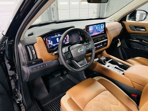 New 2026 Nissan Pathfinder Platinum FWD image 23