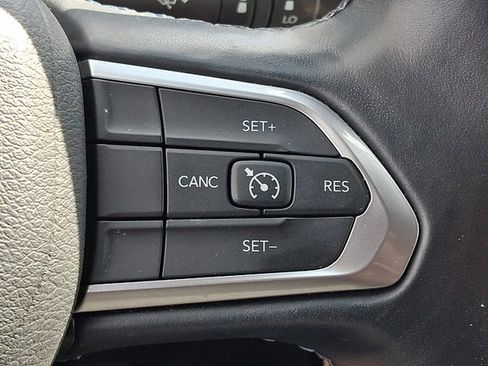 Used 2022 Jeep Compass Latitude w/ Convenience Group AWD/4WD image 22