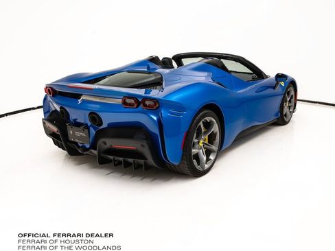 Used 2023 Ferrari SF90 Spider AWD/4WD image 7