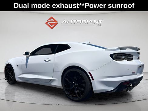 Used 2021 Chevrolet Camaro SS RWD image 4