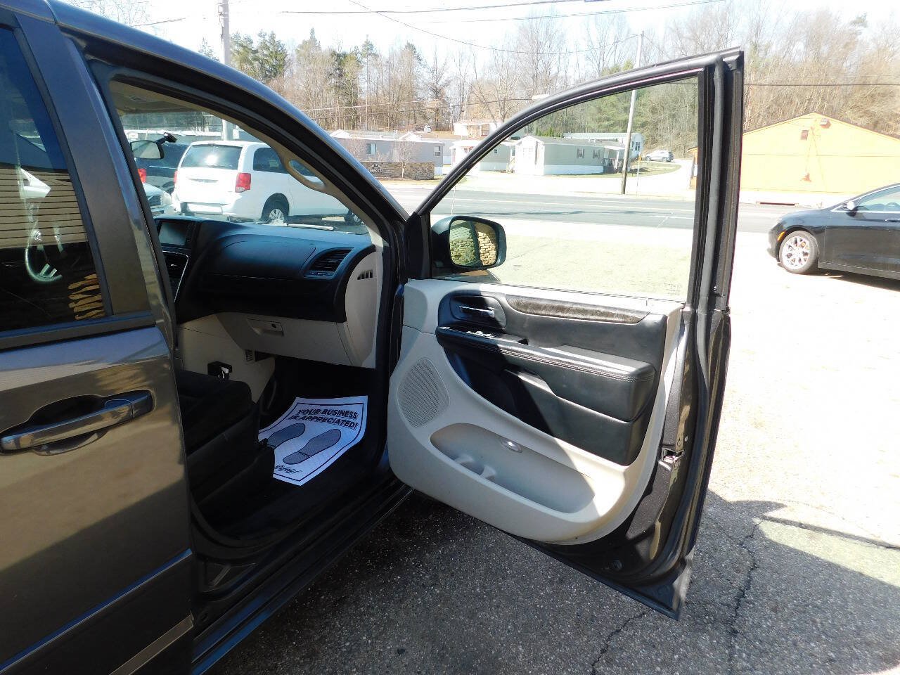 Used 2016 Dodge Grand Caravan SE w/ Quick Order Package 29E SE FWD image 19
