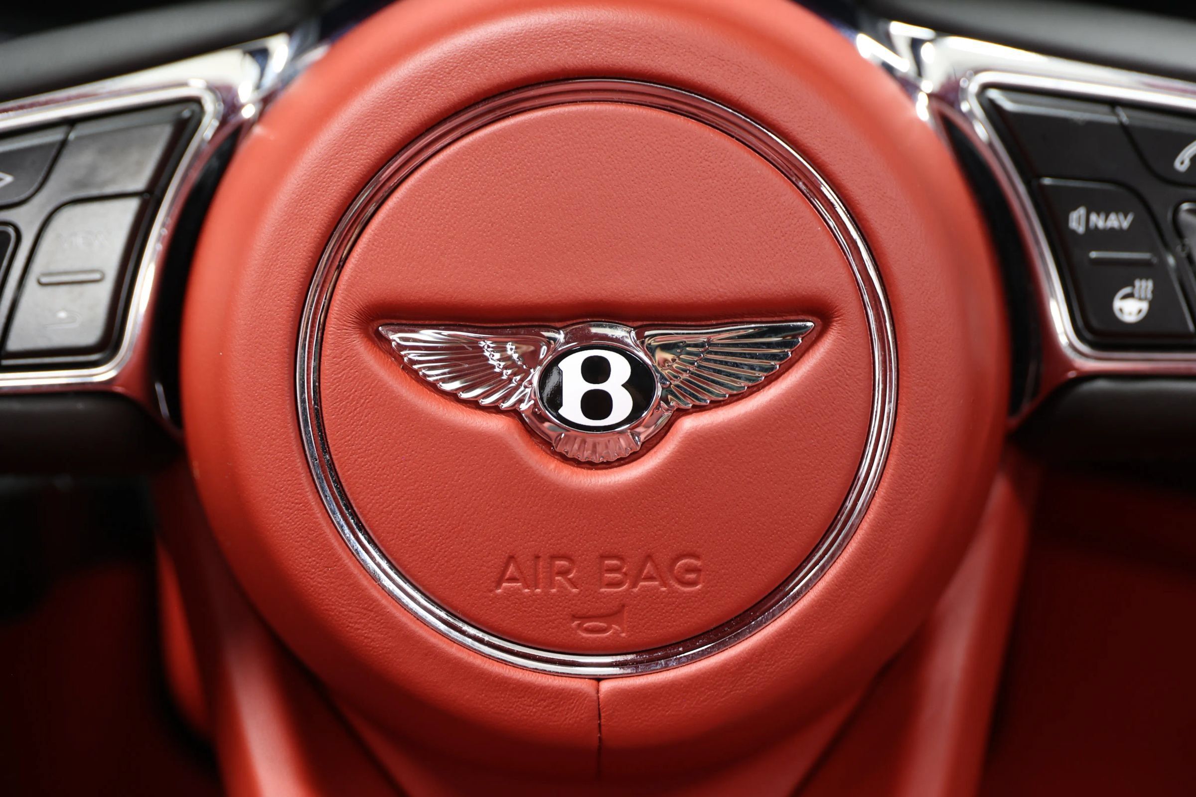 Used 2022 Bentley Bentayga AWD/4WD image 30