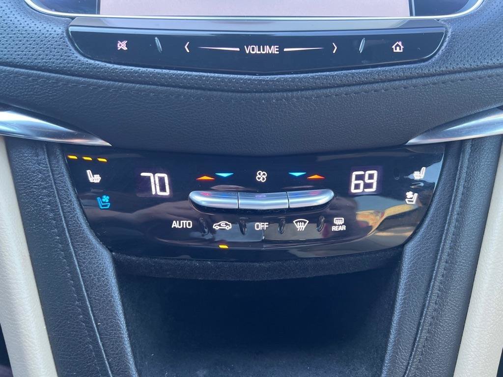 Used 2018 Cadillac XT5 Premium Luxury FWD image 25