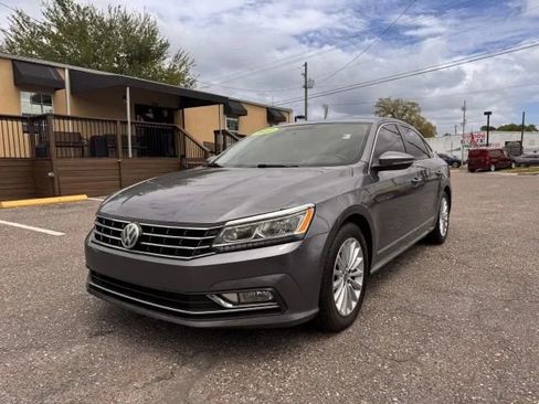 Used 2017 Volkswagen Passat 1.8T SE w/ SE Lighting Package image 1