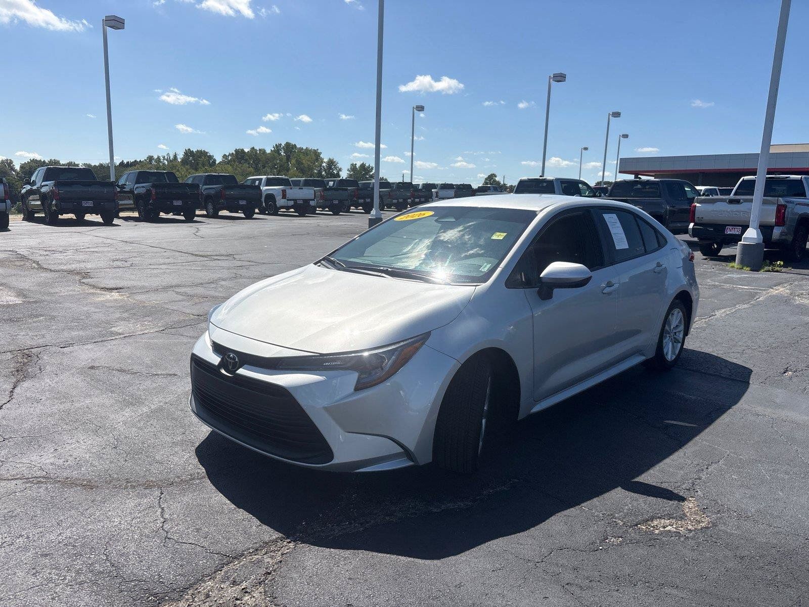 Used 2026 Toyota Corolla LE w/ LE Premium Package FWD image 5