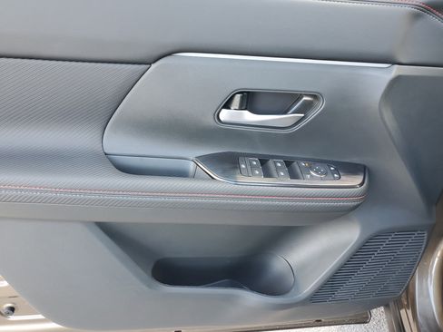 New 2026 Nissan Kicks SR image 18