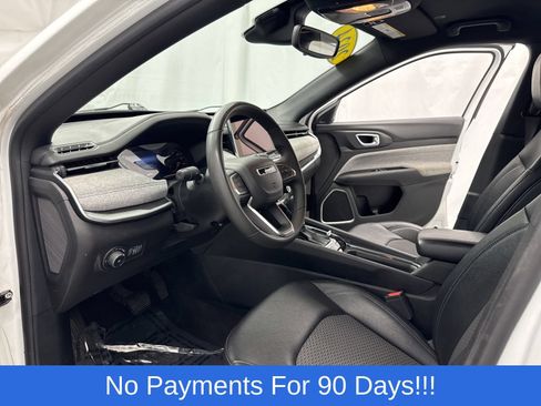 Used 2024 Jeep Compass Latitude AWD/4WD image 11