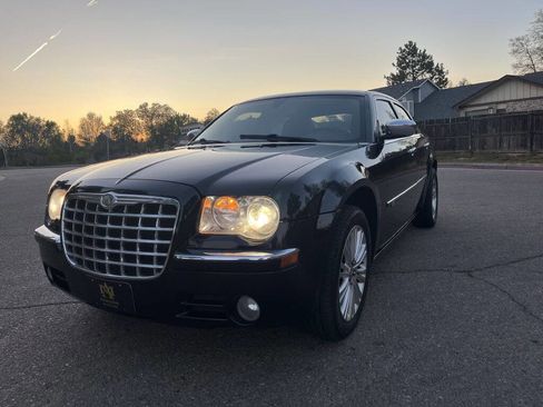 Used 2009 Chrysler 300 C w/ Luxury Group II AWD/4WD image 7