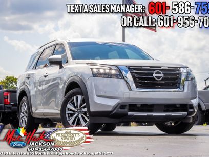 Used 2025 Nissan Pathfinder SL