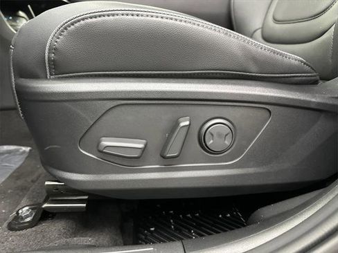 New 2025 Hyundai Tucson Limited image 10