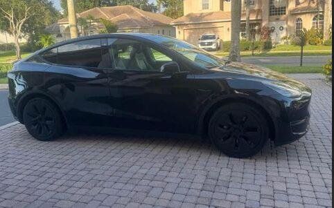 Used 2021 Tesla Model Y Long Range AWD/4WD image 2