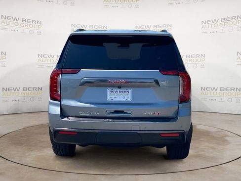 Used 2024 GMC Yukon AT4 w/ Technology Package AWD/4WD image 4