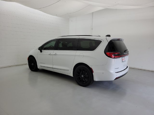 Used 2023 Chrysler Pacifica Pinnacle AWD/4WD image 7