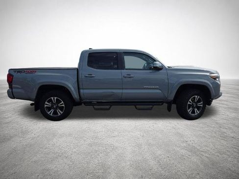 Used 2019 Toyota Tacoma TRD Sport AWD/4WD image 9