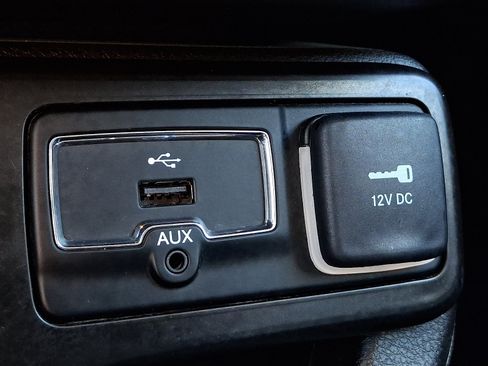 Certified 2022 Jeep Renegade Limited AWD/4WD image 25