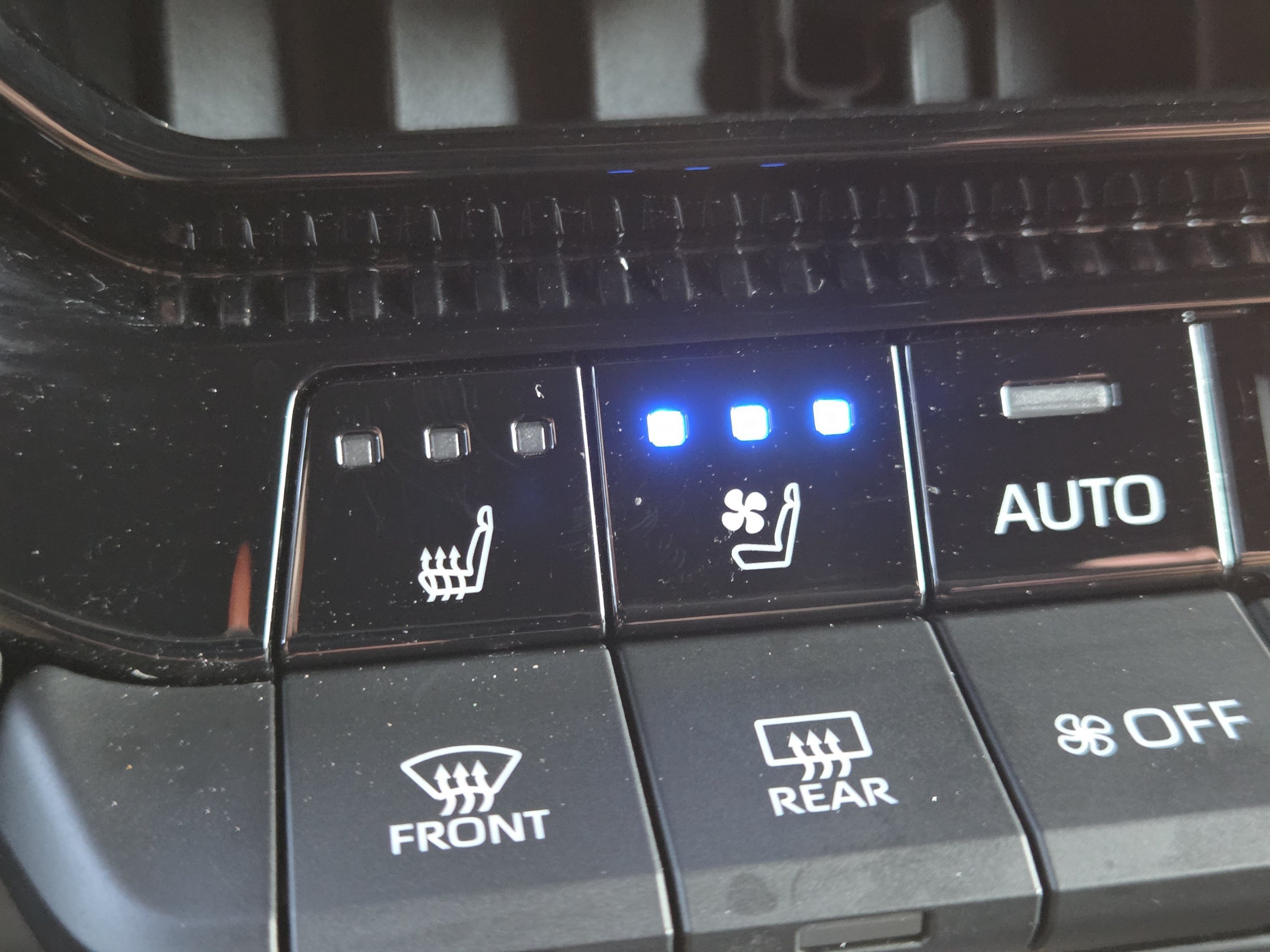 Used 2025 Toyota Land Cruiser w/ Premium Package AWD/4WD image 14