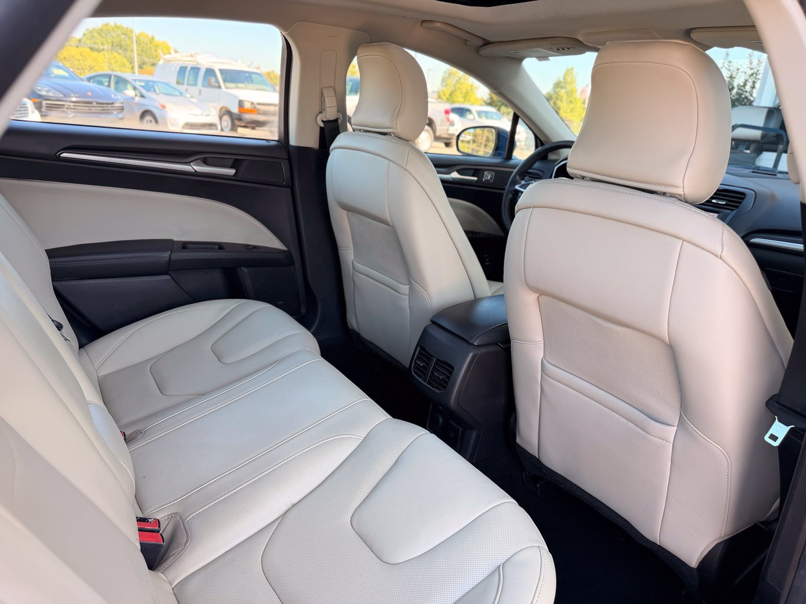Used 2017 Ford Fusion Titanium FWD image 22