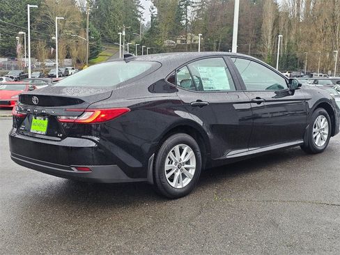 New 2026 Toyota Camry LE image 7