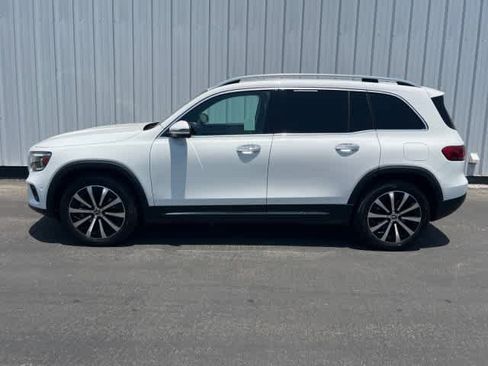 Used 2022 Mercedes-Benz GLB 250 w/ Premium Package Lite image 3