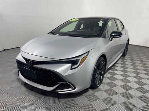 Used 2023 Toyota Corolla XSE FWD image 3